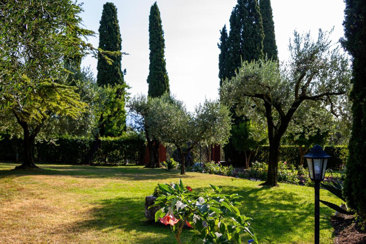 Villa Paradiso Apartment Sirmione Zewnętrze zdjęcie